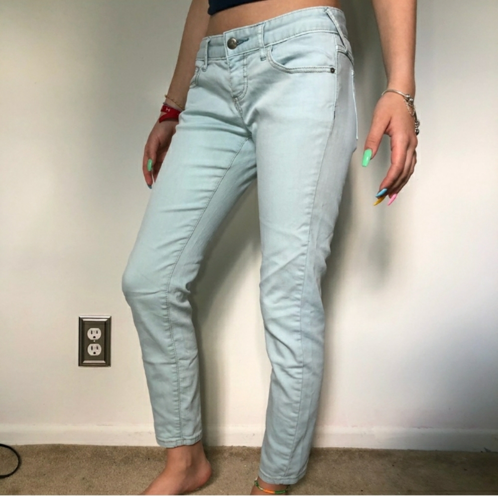 FREE PEOPLE Skinny Jeans Size 25EUC! Low rise